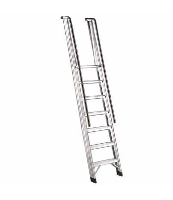 Escalera de apoyo de acceso con desembarco y peldaños de 10 cm e inclinación de 68 ° Escalera de apoyo de acceso con desembarco y peldaños de 10 cm e inclinación de 68 °