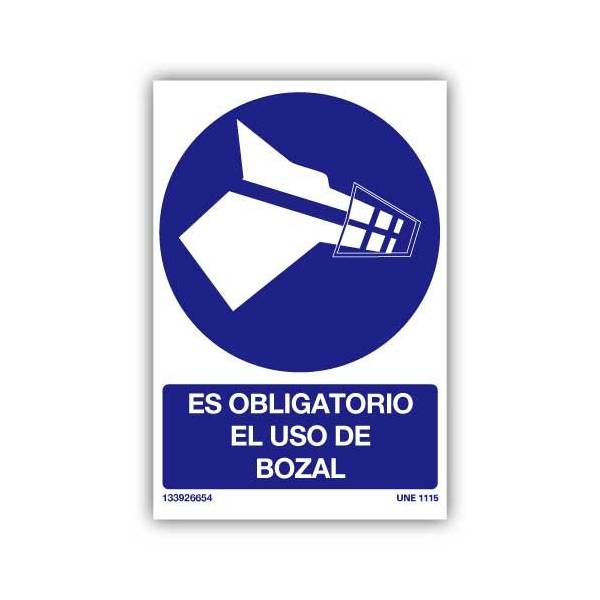 Señal que informa de la obligación de llevar y pasear a los perros por la zona o instalaciones con bozal puesto