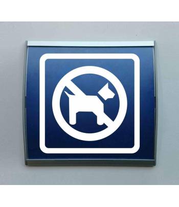 Señal informativa diseñada para señalizar la prohibición de entrada a los perros.
