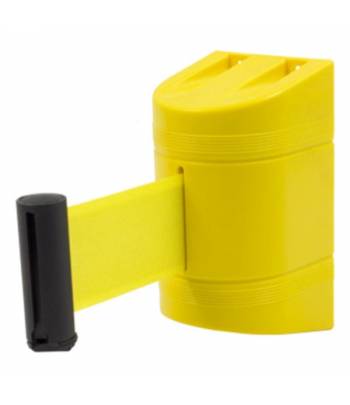 Soporte a pared con cinta retráctil de señalización de advertencia en color amarillo y negro.