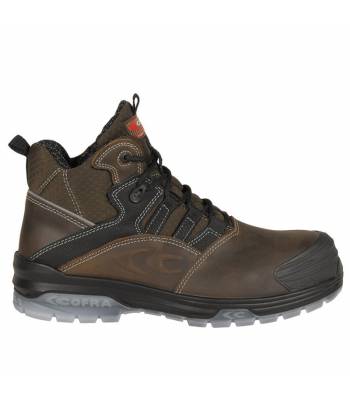 Bota de trabajo confeccionada en piel Nobuck marrón, cuenta con propiedades para el aislamiento del frío en el calzado