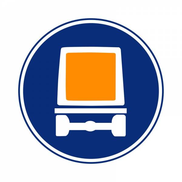 Señal circular para señalizar que a partir de la misma solo pueden circular vehículos que transporten mercancías peligrosas. Señal circular para señalizar que a partir de la misma solo pueden circular vehículos que transporten mercancías peligrosas.