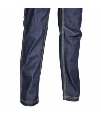 Pantalón de trabajo fabricado en tejido vaquero, muy resistente y transpirable. Cuenta con triple costura en todas las zonas. Pantalón de trabajo fabricado en tejido vaquero, muy resistente y transpirable. Cuenta con triple costura en todas las zonas.