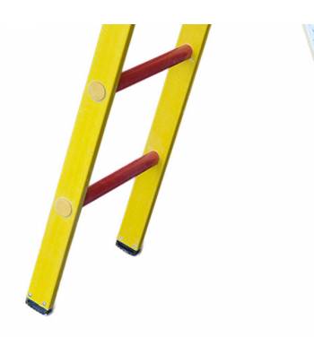 Escalera con posibilidad de ser utilizada como escalera de un tramo o de tijera