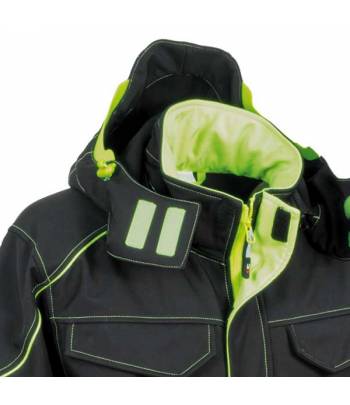 Cazadora tipo softshell elástico con varios bolsillos y capucha ajustable