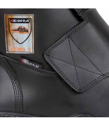 Bota Cofra Strong con protección para su uso con motosierras