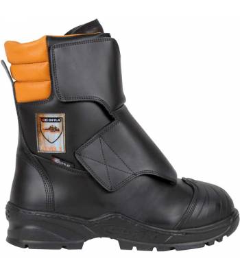 Bota Cofra Strong con protección para su uso con motosierras