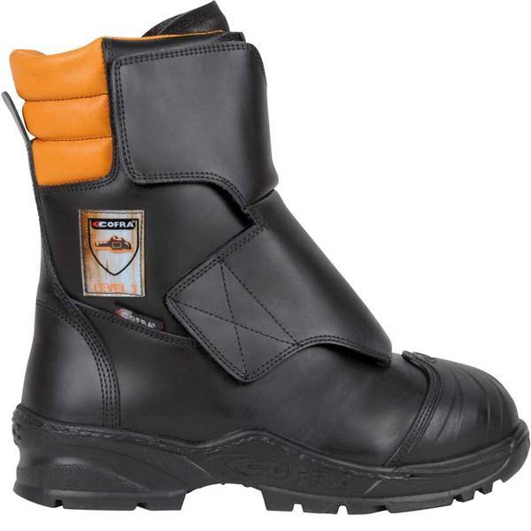 Bota Cofra Strong con protección para su uso con motosierras